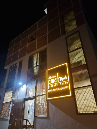 Glamour Posh Looks Luxury Salon