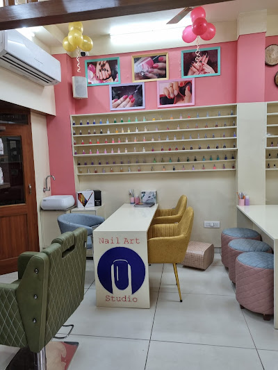 Glamour Posh Looks Luxury Salon