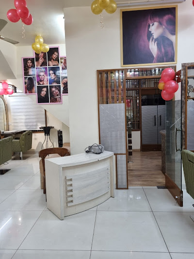 Glamour Posh Looks Luxury Salon