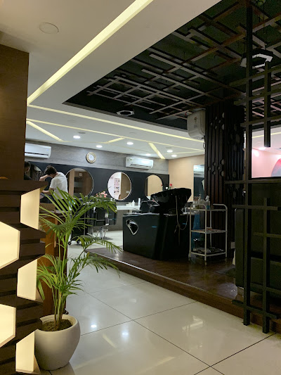 Bella International School of Beauty & Wellness and Luxury Salon