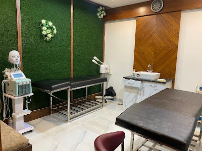 Curly Top Salon And Academy in Rajpura