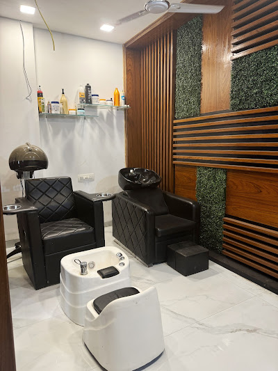 Curly Top Salon And Academy in Rajpura