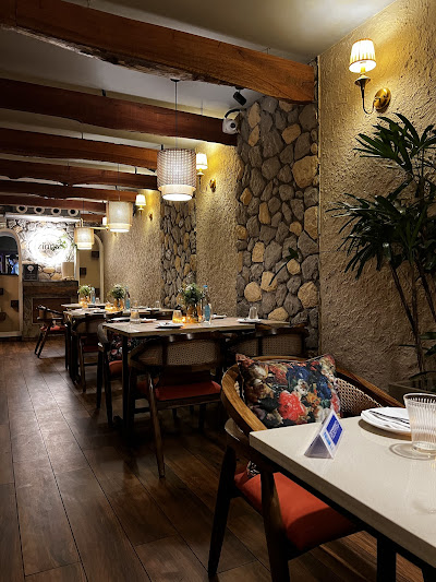 Zinnia - Abstract Dining