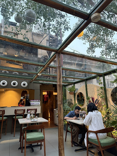 Zinnia - Abstract Dining