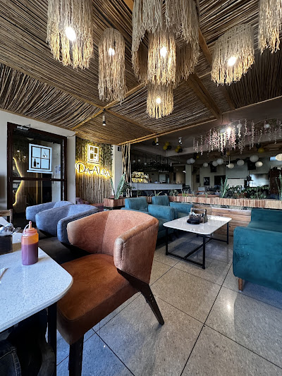 Da Aura Cafe & Alehouse