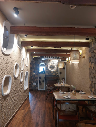 Zinnia - Abstract Dining