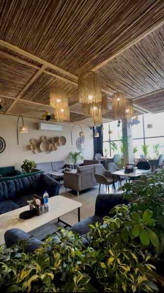 Da Aura Cafe & Alehouse