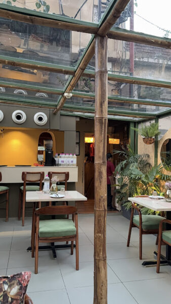 Zinnia - Abstract Dining