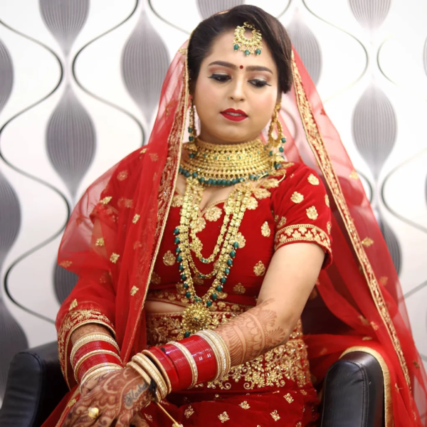 Red Square Salon in Pathankot