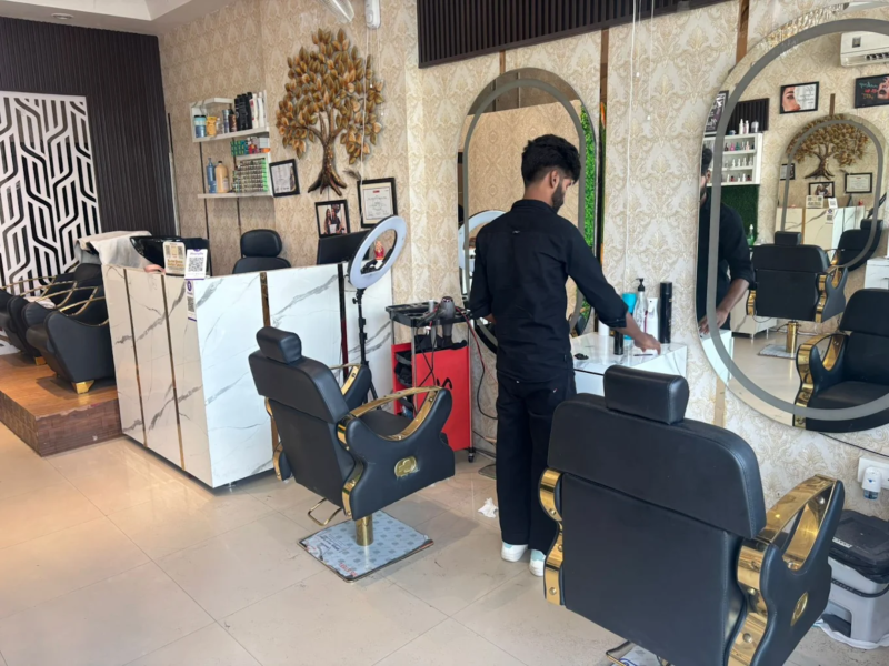 Blush Brush Unisex Salon in Pathankot