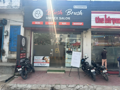 Blush Brush Unisex Salon in Pathankot