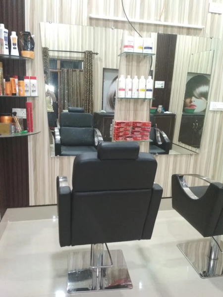 Muskan Beauty Salon in Pathankot