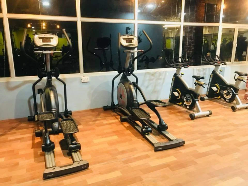 Lion’s Den Fitness Gym कसRAत Charan Bagh Patiala