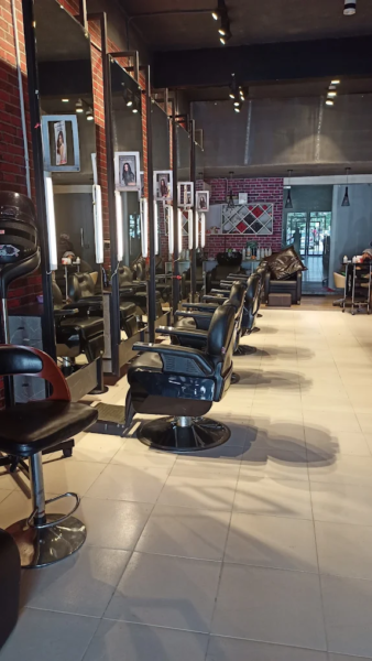 Barber’s Hub Luxury Salon in Bhupindra Road, Teja, Patiala