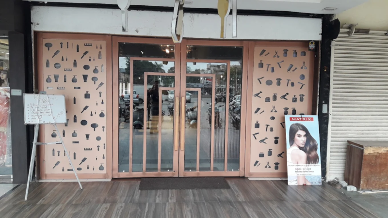 Barber’s Hub Luxury Salon in Bhupindra Road, Teja, Patiala
