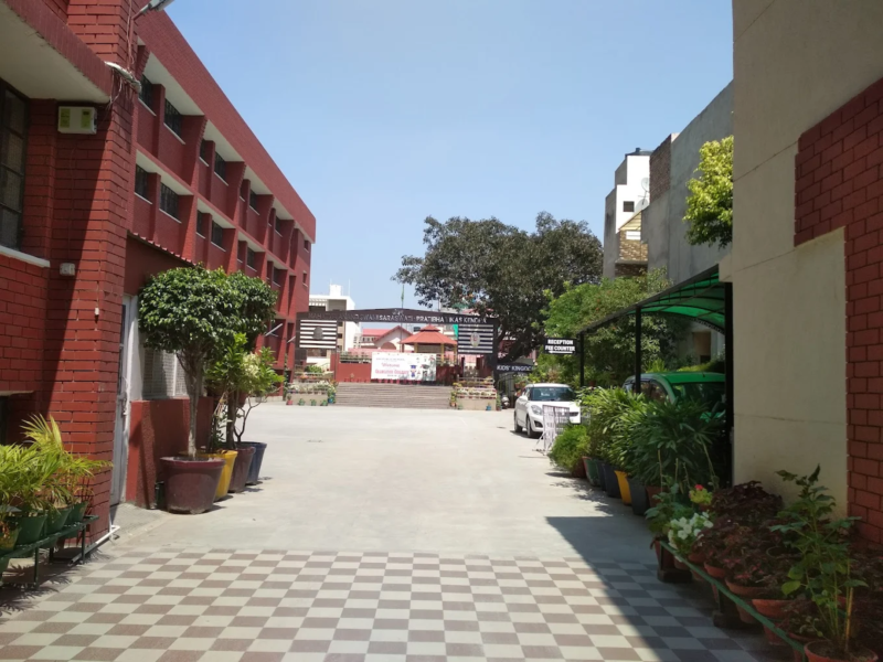 Dav Public School near Bhupindra Rd, Punjabi Bagh, Patiala